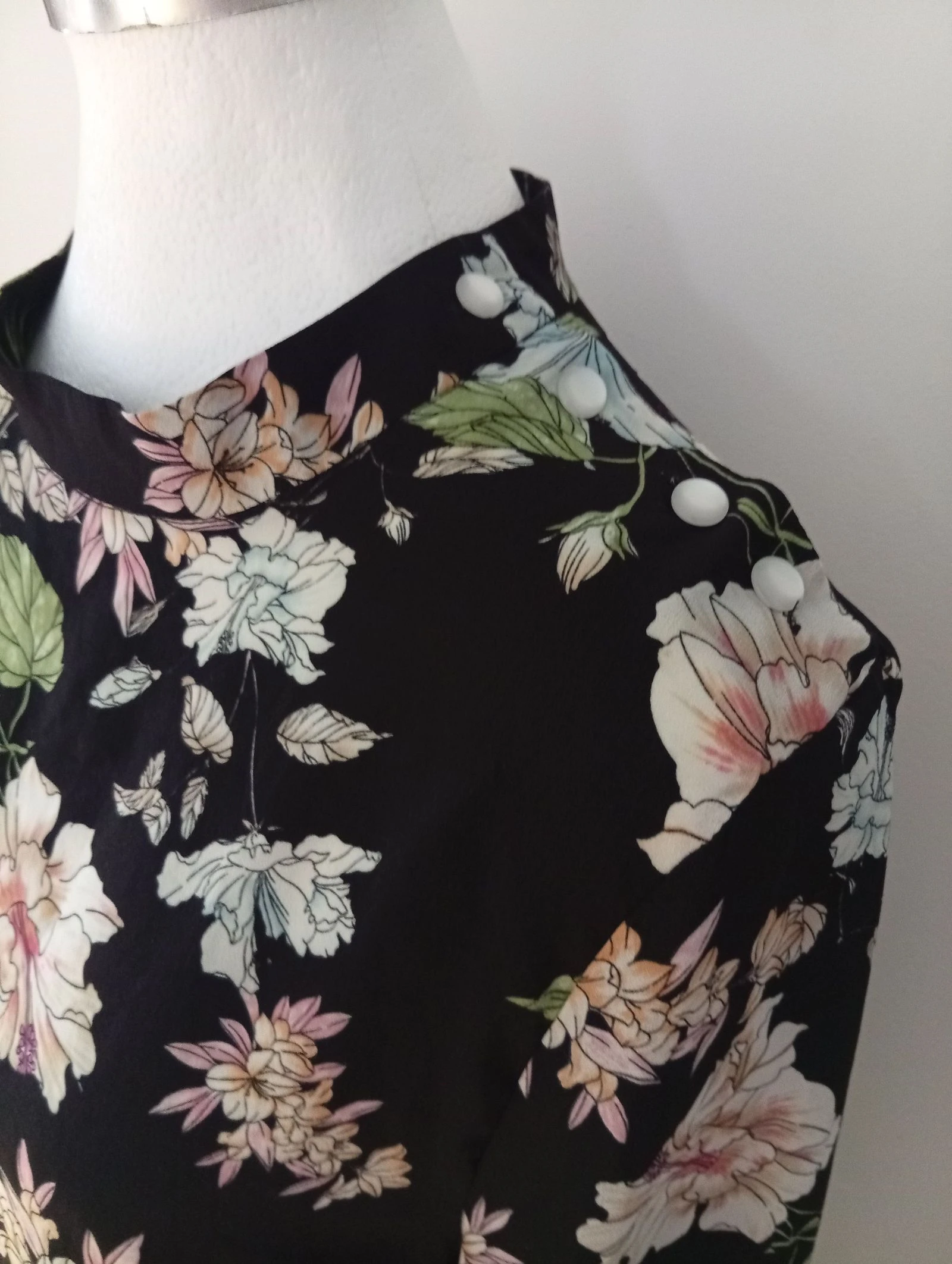 Vestido floral corte recto acabado de encaje en las mangas – photo 4